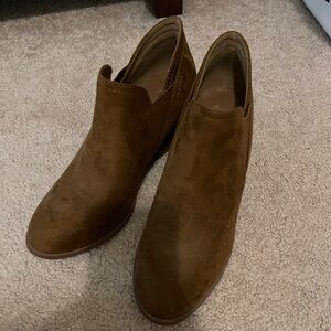 Tan Faux Suede Heeled Boots. EUC.
